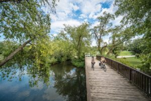 Radfahrer an der Lippe (c) Römer-Lippe-Route, Dennis Stratmann Bad Waldliesborn